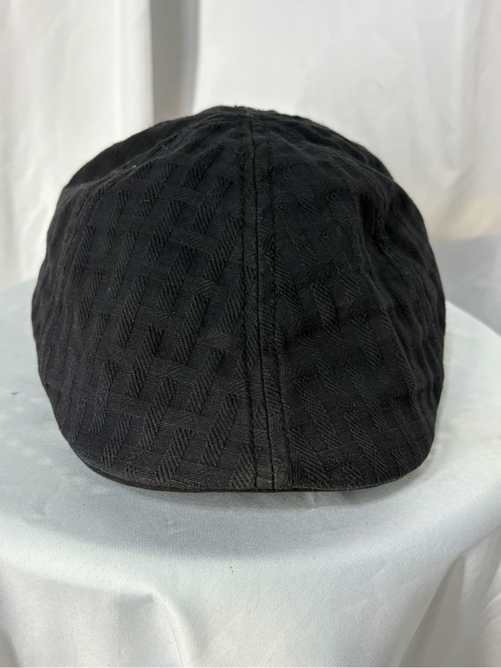 Lids Men's Black Solid Flat Cap Hat Size L/XL Casual Everyday Style